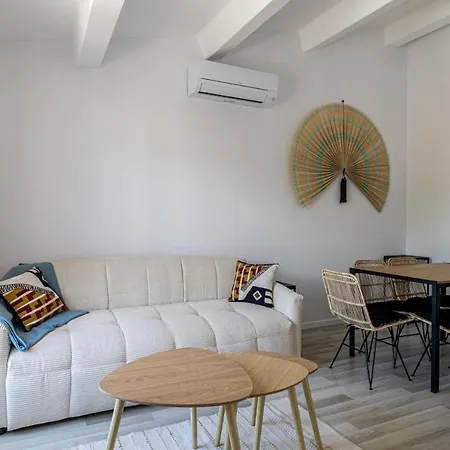 Apartman Modern In The Heart Of